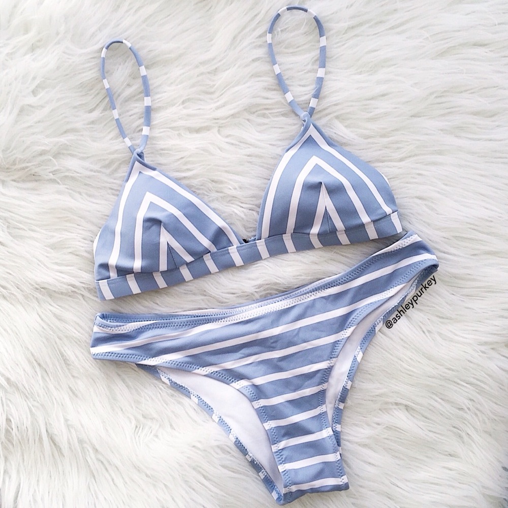 ❤️CLEARANCE❤️ Blue white stripe cheeky bikini set